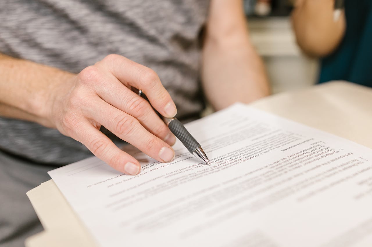 10 Things to Consider Before Signing a Lease Agreement